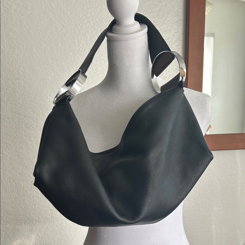 Luz Dalua  Black Pebble Leather Women's Bag with side  Decorative Rings